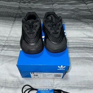 Adidas Ozelia baby sneaker